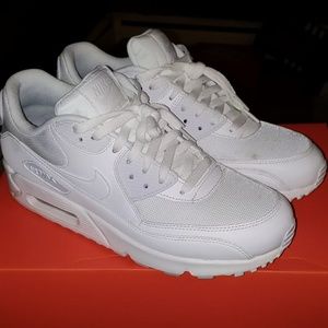 Nike Air Max 90 Essential